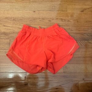 Lululemon Hotty Hot shorts size 4, 4 in